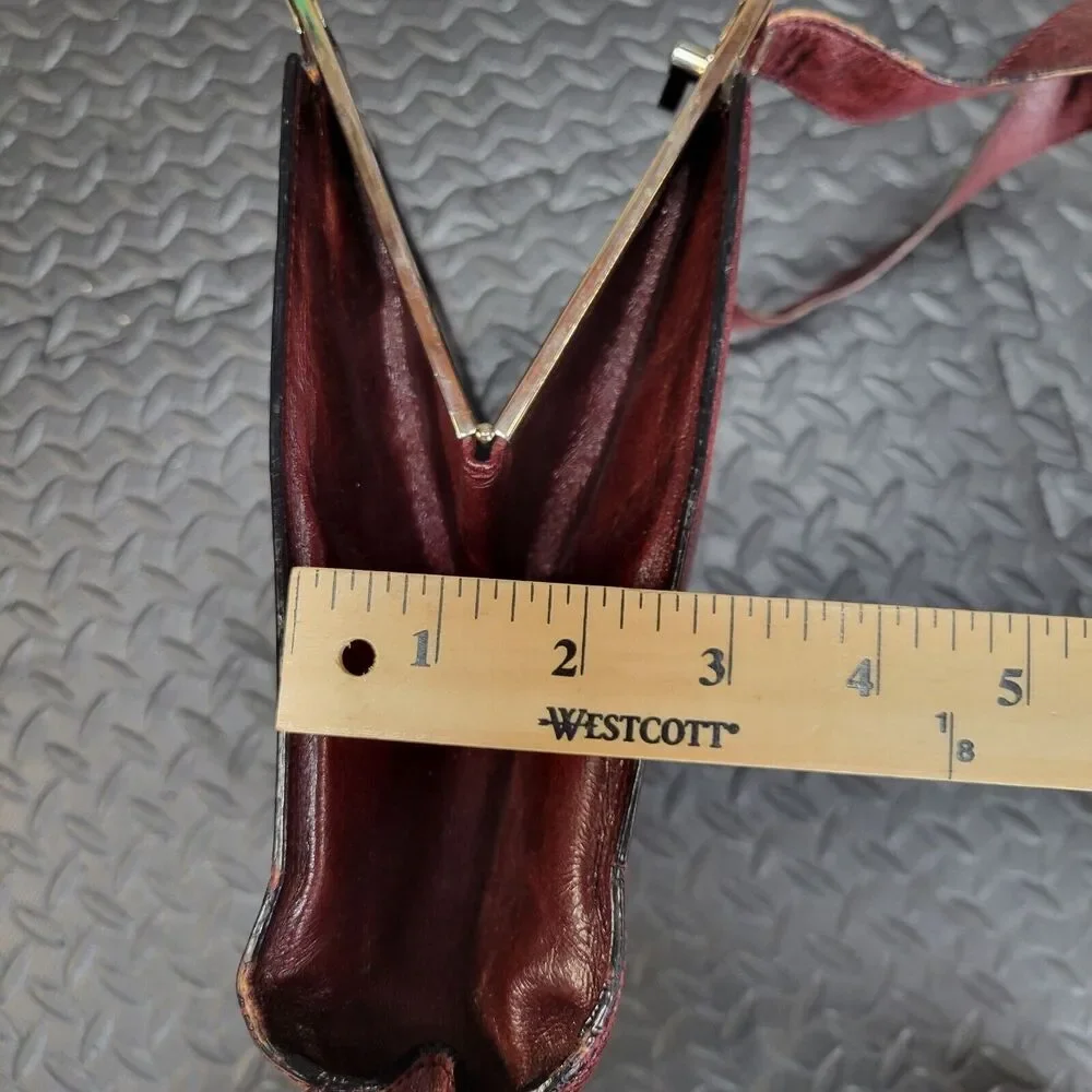 Vintage Dolce & Gabbana Leather Turnlock Frame Purse Burgundy‎ Authenticated - Picture 7 of 13